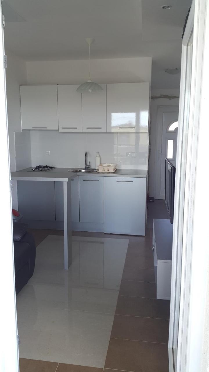 Apartments Natasa Vir Luaran gambar