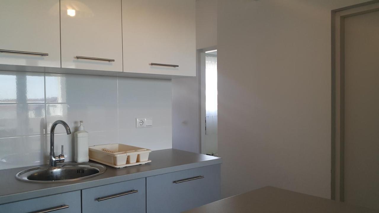 Apartments Natasa Vir Luaran gambar